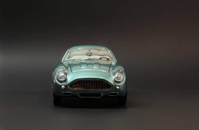 Illustration for article titled 1:18 scale Aston Martin DB4 Zagato by Whitebox